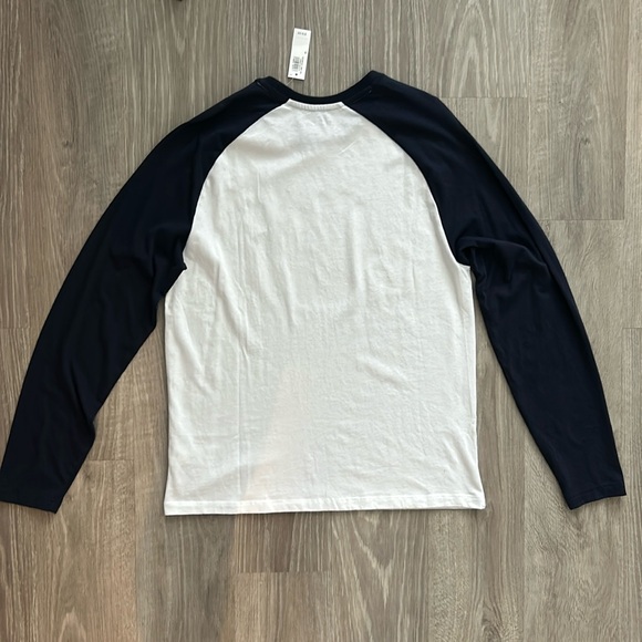 Old Navy Soft Wash Baseball Tee (NWT) - Picture 2 of 7